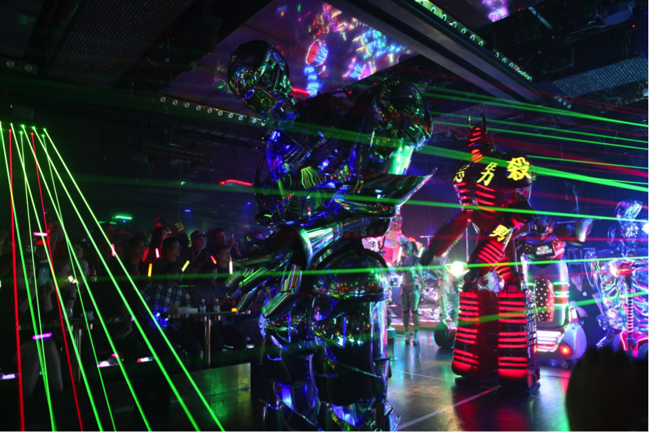 robot restaurant in shinjuku